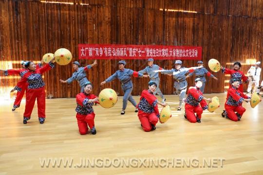 圖為群眾文化活動(dòng)演出現(xiàn)場(chǎng)。孟楠攝.jpg 圖為群眾文化活動(dòng)演出現(xiàn)場(chǎng)。孟楠攝.jpg