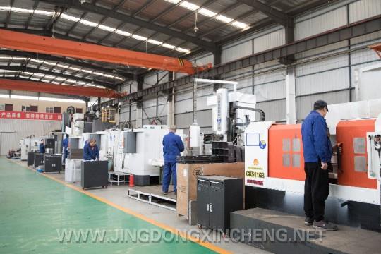 北京天順永昌機(jī)械設(shè)備有限公司生產(chǎn)車間工人忙生產(chǎn)。李巖 攝.jpg 北京天順永昌機(jī)械設(shè)備有限公司生產(chǎn)車間工人忙生產(chǎn)。李巖 攝.jpg