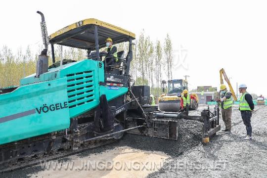 雙馬路(大馬莊至祁陳路段)改建工程現(xiàn)場(chǎng)。海濤 攝.jpg 雙馬路(大馬莊至祁陳路段)改建工程現(xiàn)場(chǎng)。海濤 攝.jpg